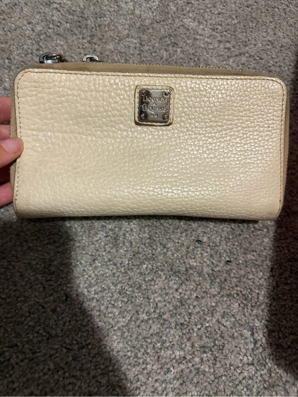 Dooney & Bourke Cream Pebbled Leather Zip Wallet with Logo Plaque